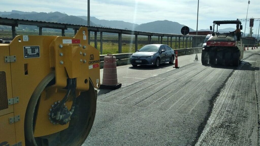 Obras geram interrupções na BR-101, em Santa Catarina