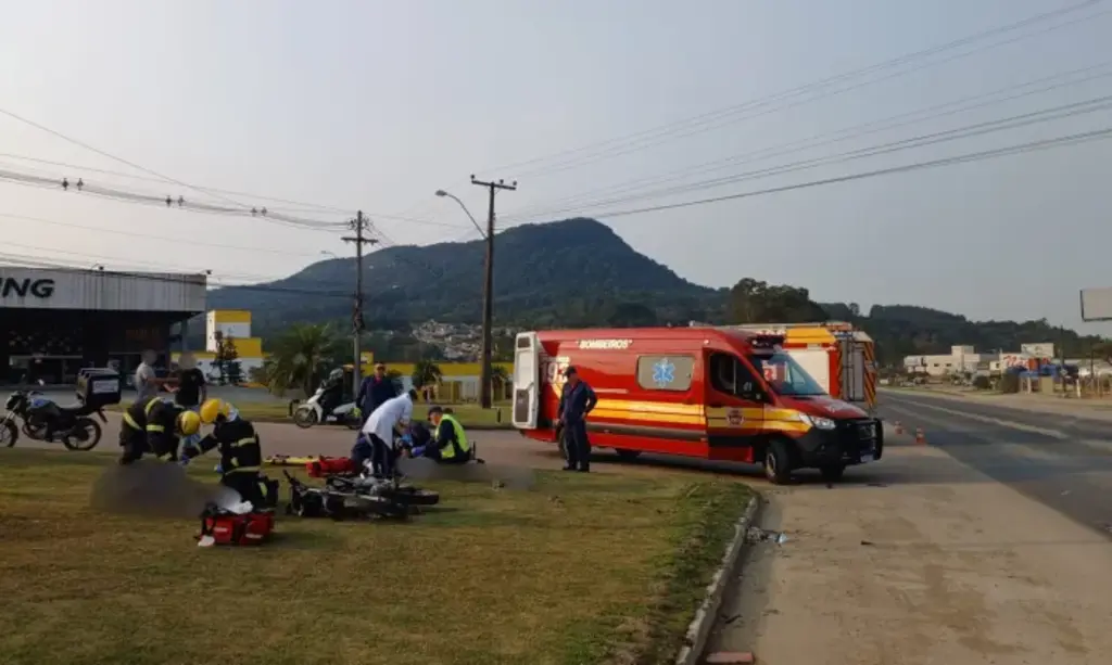 Duas pessoas ficam feridas em acidente na BR-470 em Rio do Sul