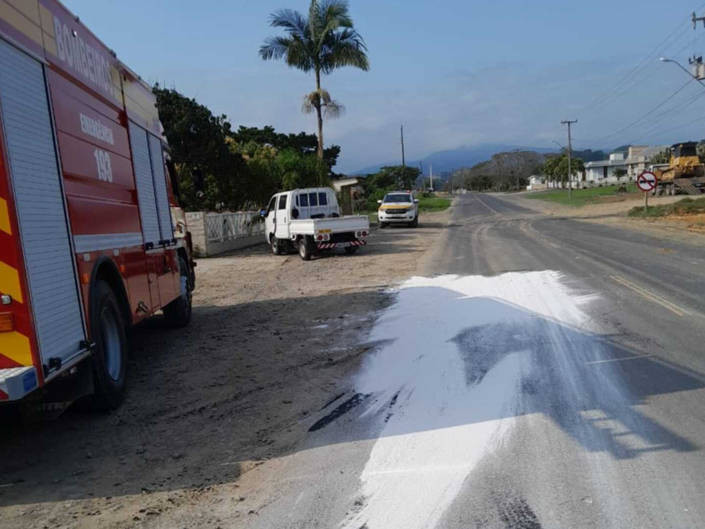 Acidente deixa duas pessoas feridas na SC-110 em Petrolândia