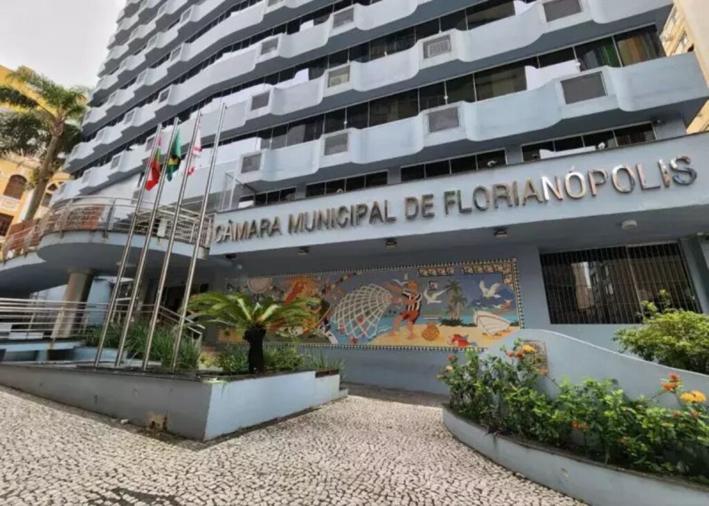 Vereadores eleitos em Florianópolis terão um salário superior a R$ 26 mil a partir de fevereiro.