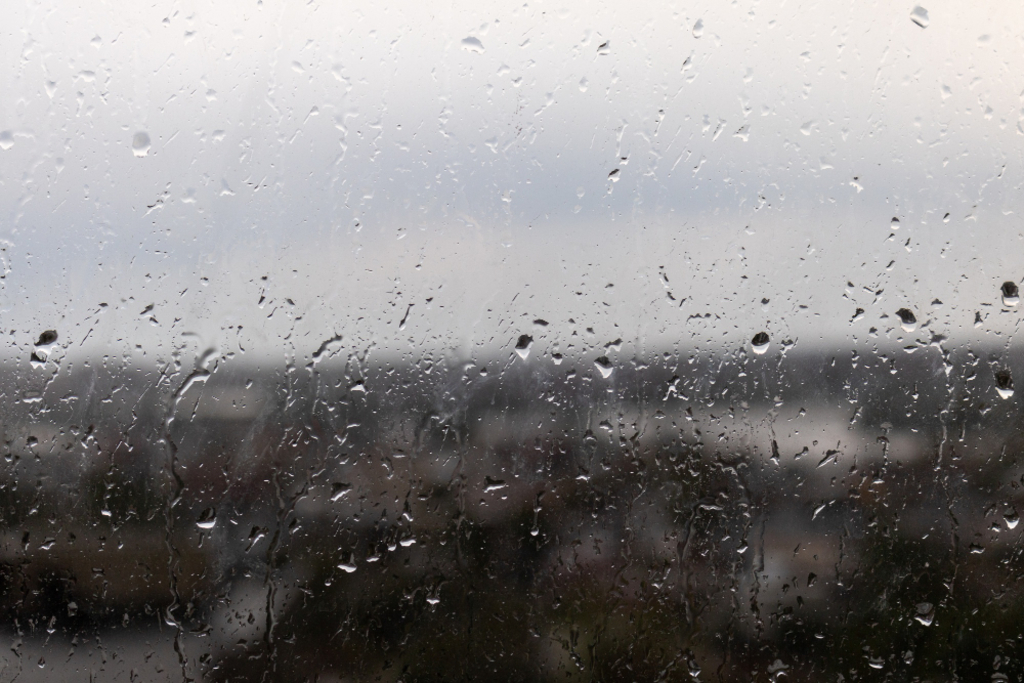 Semana começa com tempo estável e possibilidade de chuva isolada em SC