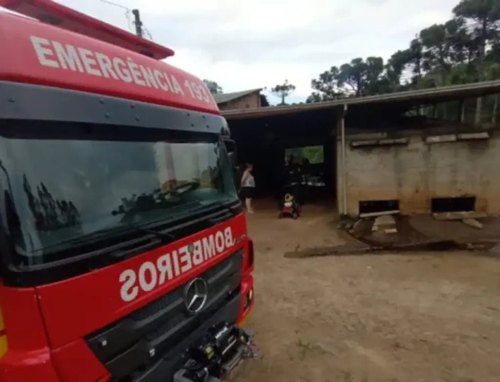 Incêndio em estufa de fumo mobiliza Bombeiros em Ituporanga