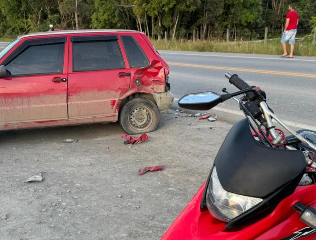 Acidente na SC-281, em Imbuia, deixa motociclista ferido