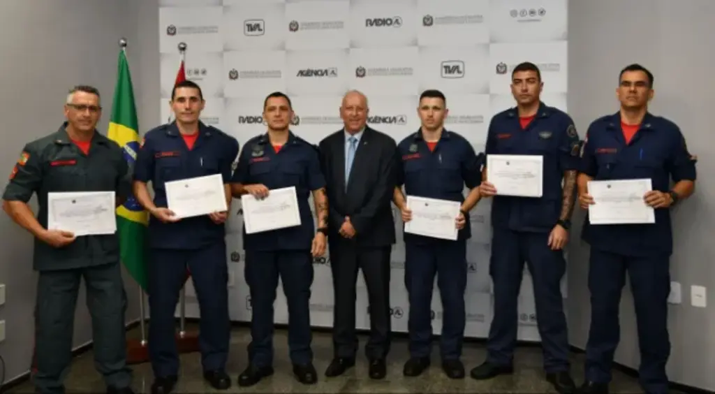 Bombeiros recebem Moção de Aplausos na ALESC por operação de resgate no Alto Vale