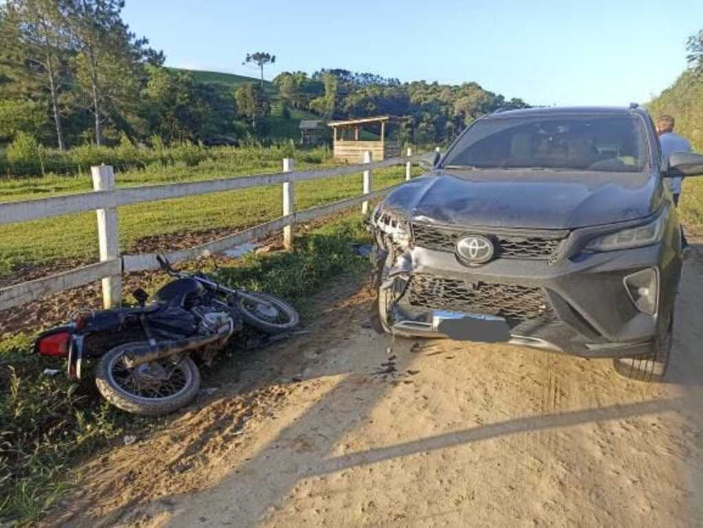 Acidente deixa motociclista ferido em Pouso Redondo