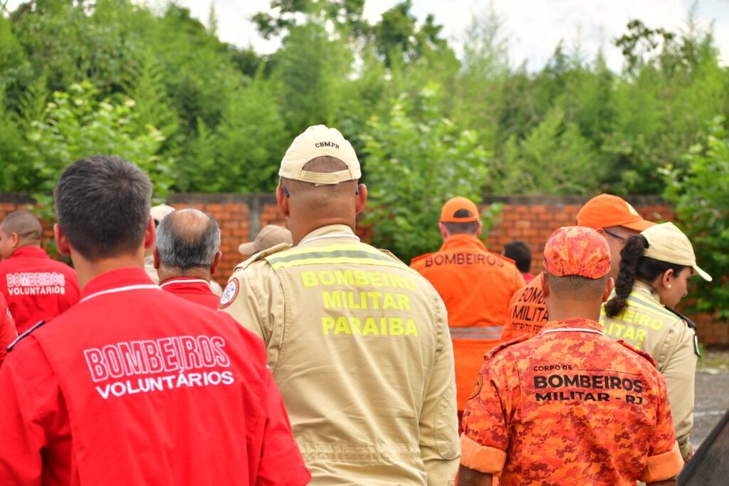 Bombeiros Voluntários de Presidente Getúlio participam de workshop sobre incêndios em veículos elétricos