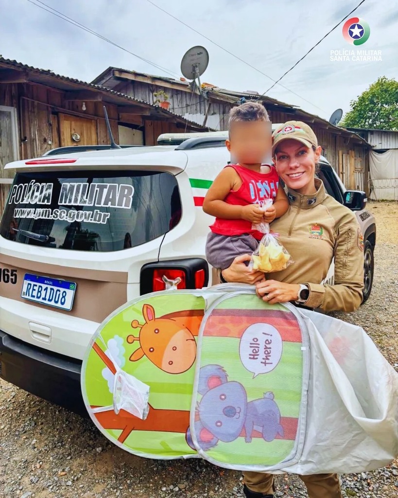 Polícia Militar e Corpo de Bombeiro Militar realizam entrega de brinquedos da campanha Natal Solidário, em Rio do Sul