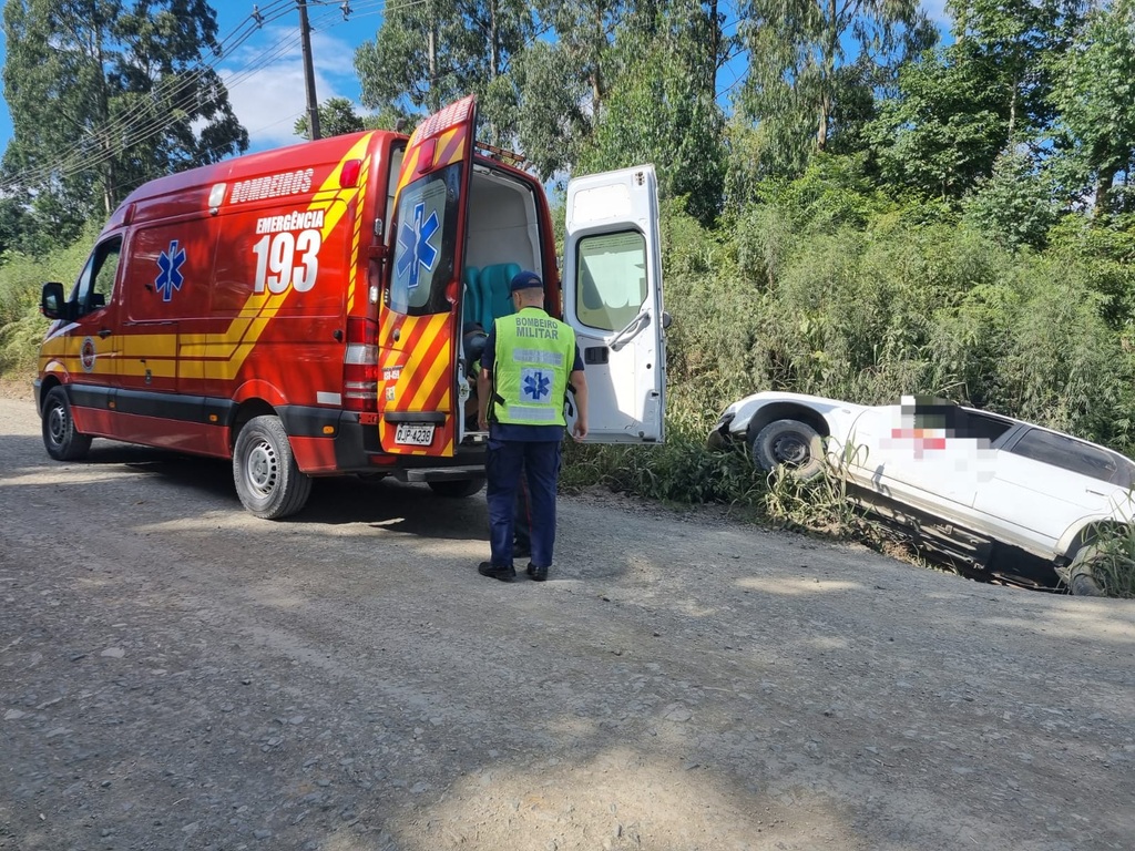 Jovem fica ferido em acidente na localidade de Rio Engano, em Papanduva