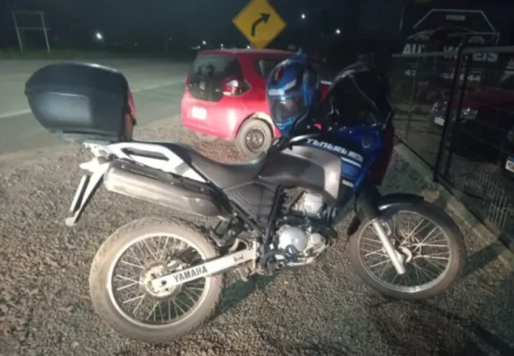 Colisão entre moto e carro deixa uma pessoa ferida na SC-110 em Lontras